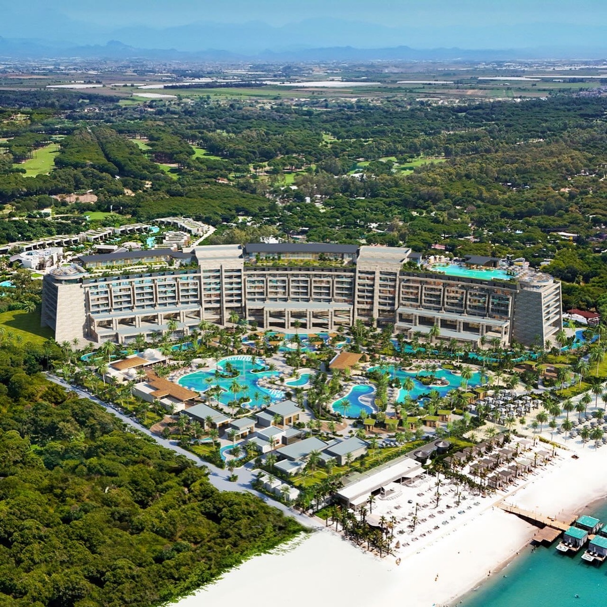 Live your holiday at The Crown with Syntours difference!